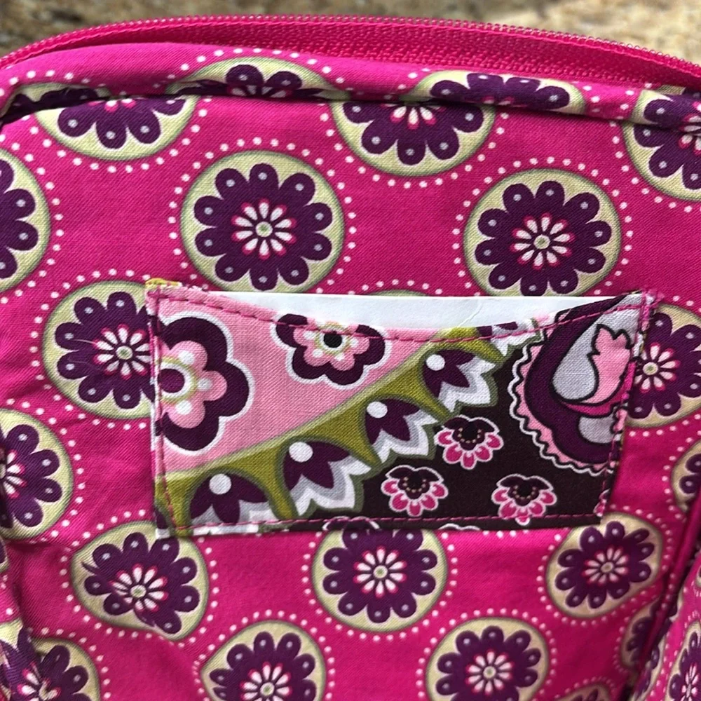 VERA BRADLEY Very Berry Paisley Tablet Case NWOT 7x9 inches Raspberry Pink